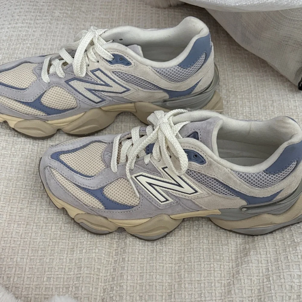 New Balance Women's Cream and Light Blue Retro Runner - Picture 6 of 6